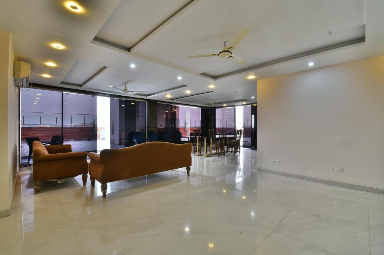 The Clovers Inn Patna  Ngoại thất bức ảnh