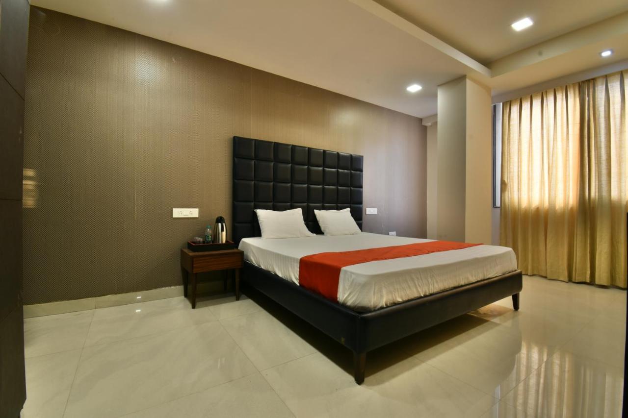 The Clovers Inn Patna  Ngoại thất bức ảnh