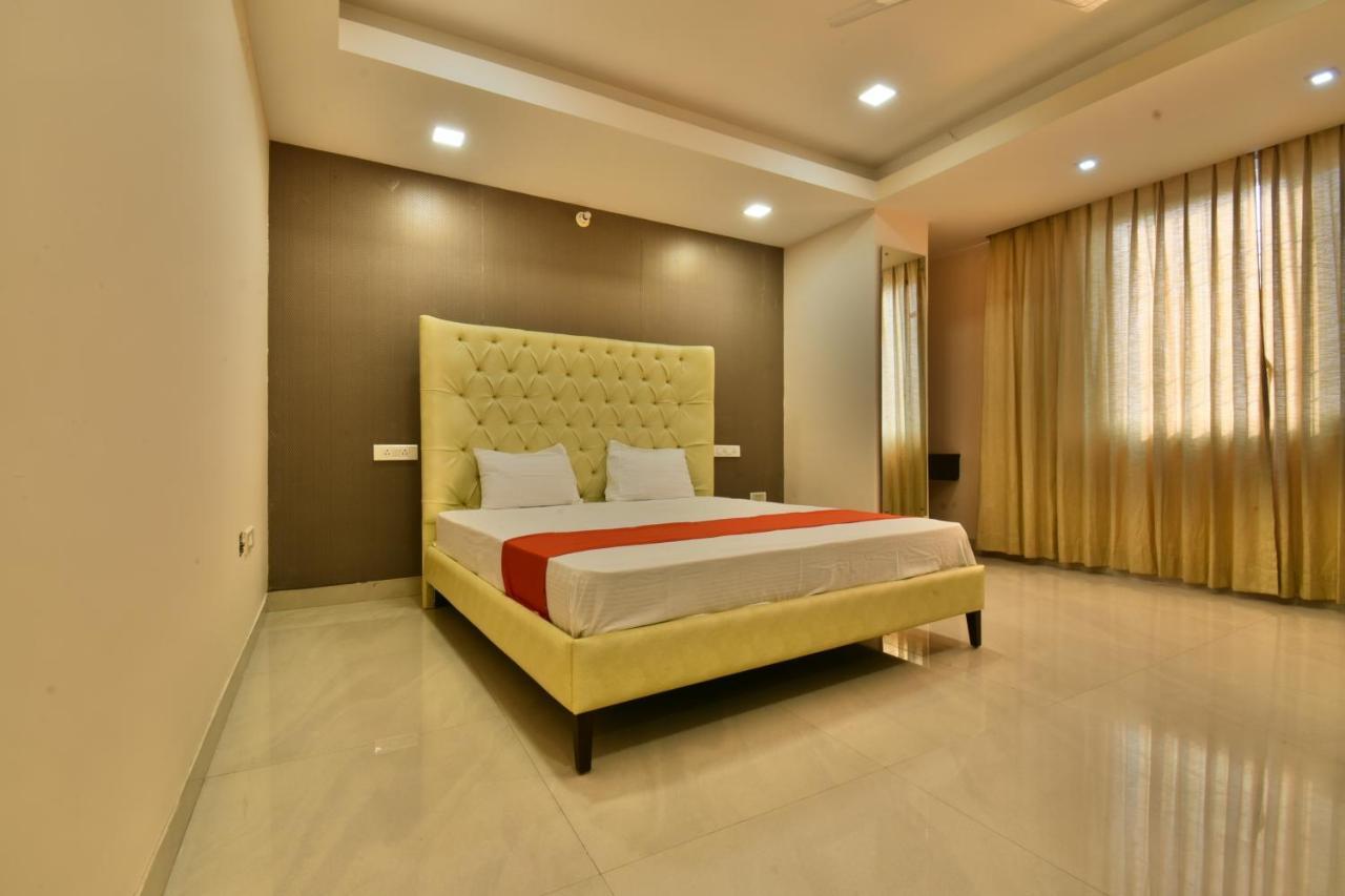 The Clovers Inn Patna  Ngoại thất bức ảnh