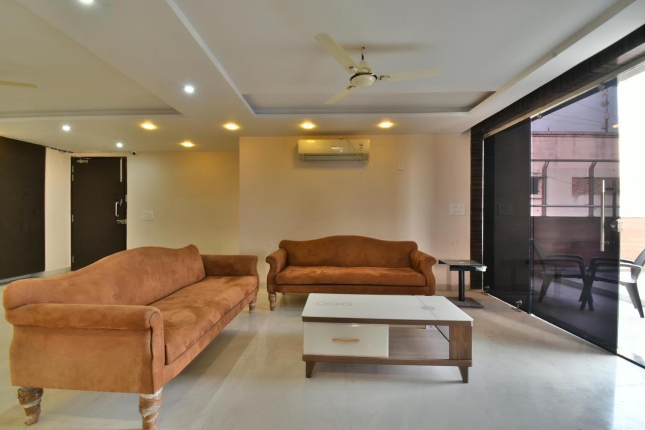 The Clovers Inn Patna  Ngoại thất bức ảnh