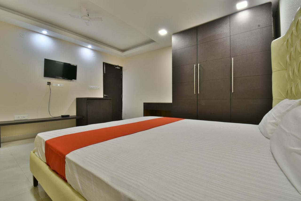 The Clovers Inn Patna  Ngoại thất bức ảnh