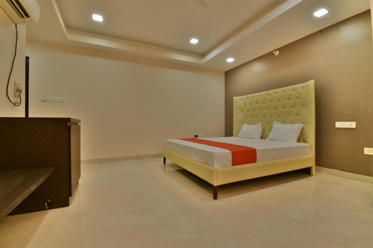 The Clovers Inn Patna  Ngoại thất bức ảnh