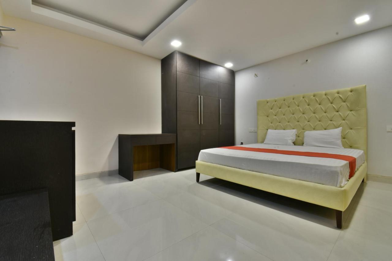 The Clovers Inn Patna  Ngoại thất bức ảnh