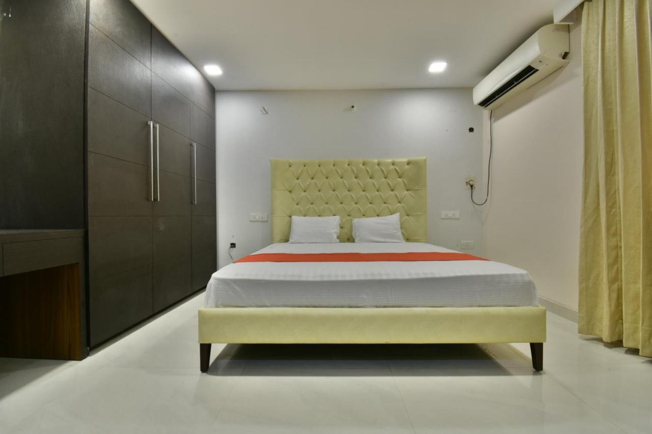 The Clovers Inn Patna  Ngoại thất bức ảnh