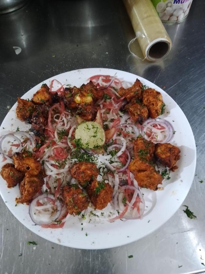 The Clovers Inn Patna  Ngoại thất bức ảnh